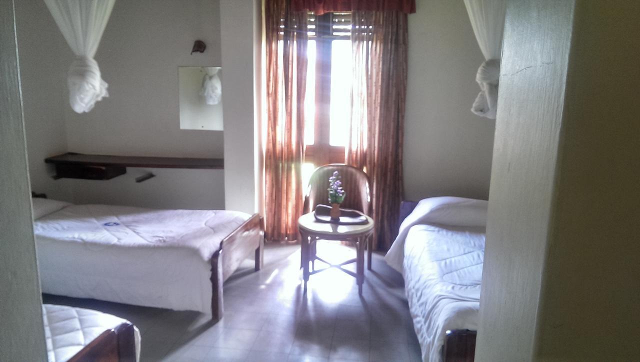White Horse Inn Kabale Екстер'єр фото