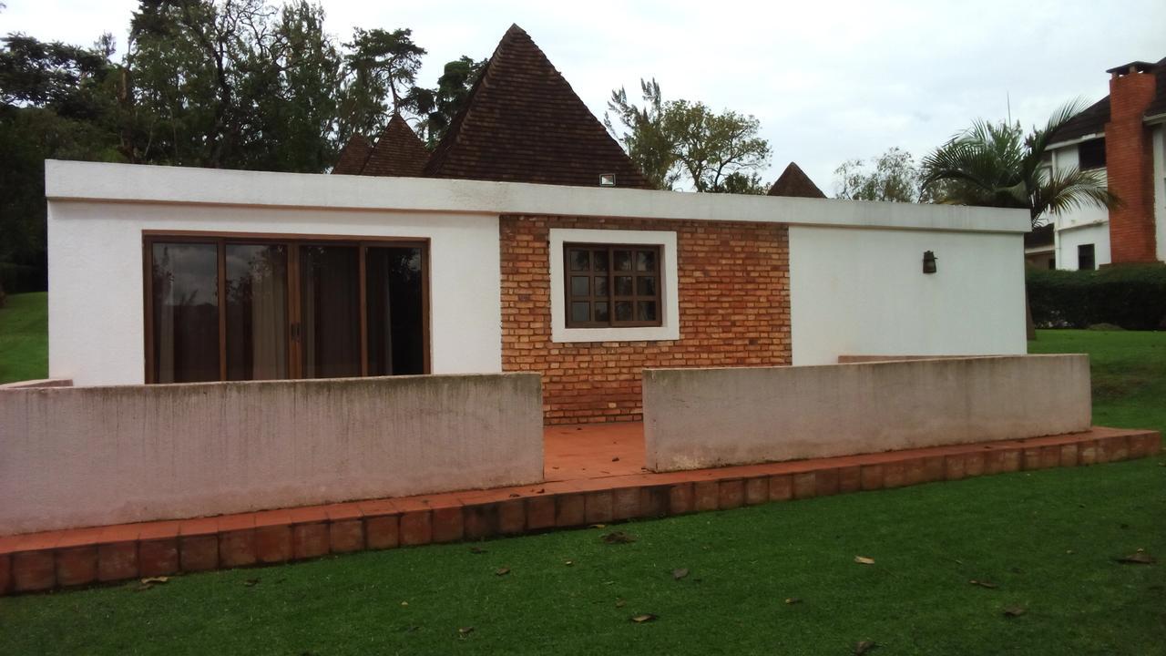 White Horse Inn Kabale Екстер'єр фото