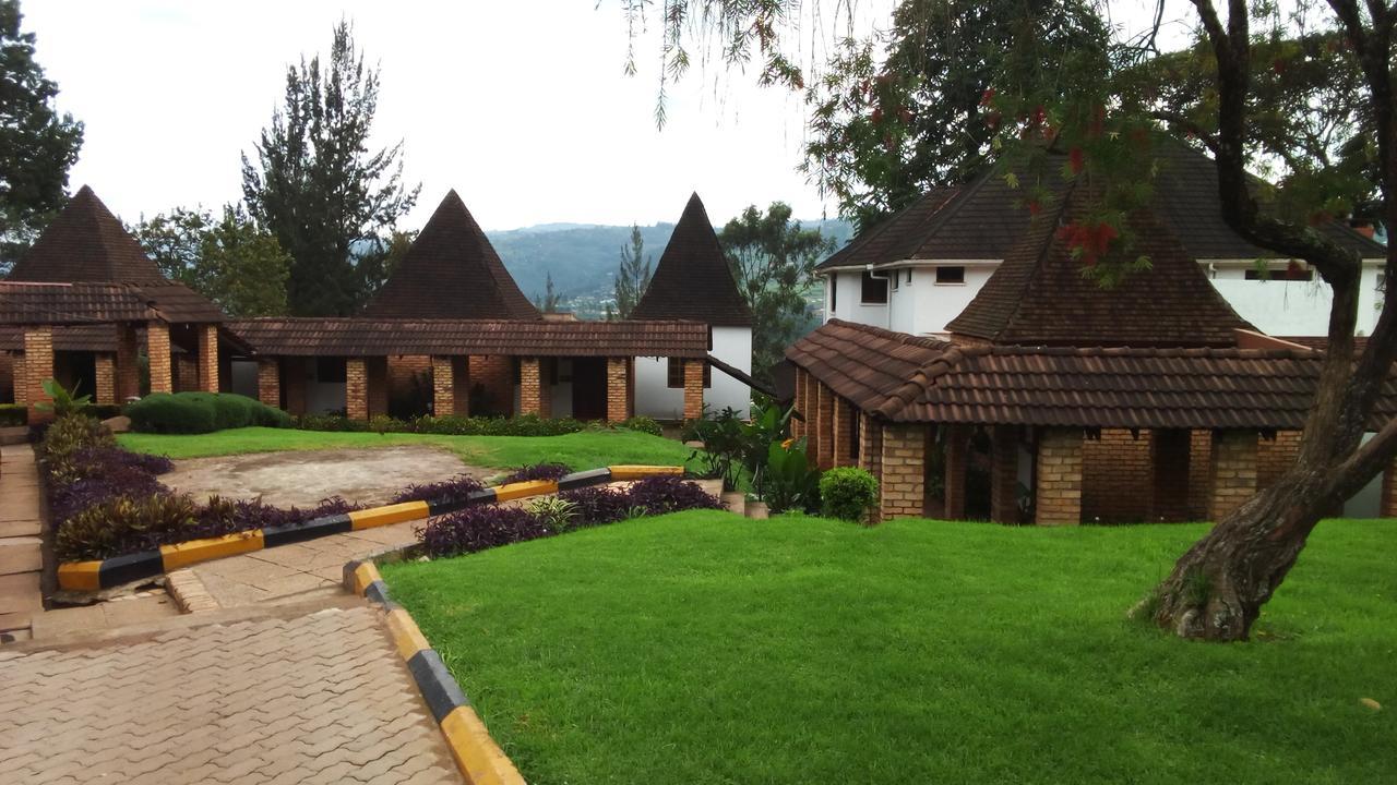 White Horse Inn Kabale Екстер'єр фото