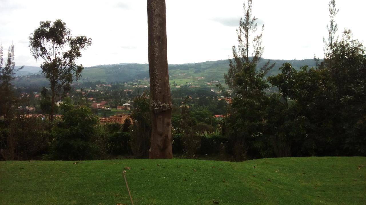 White Horse Inn Kabale Екстер'єр фото