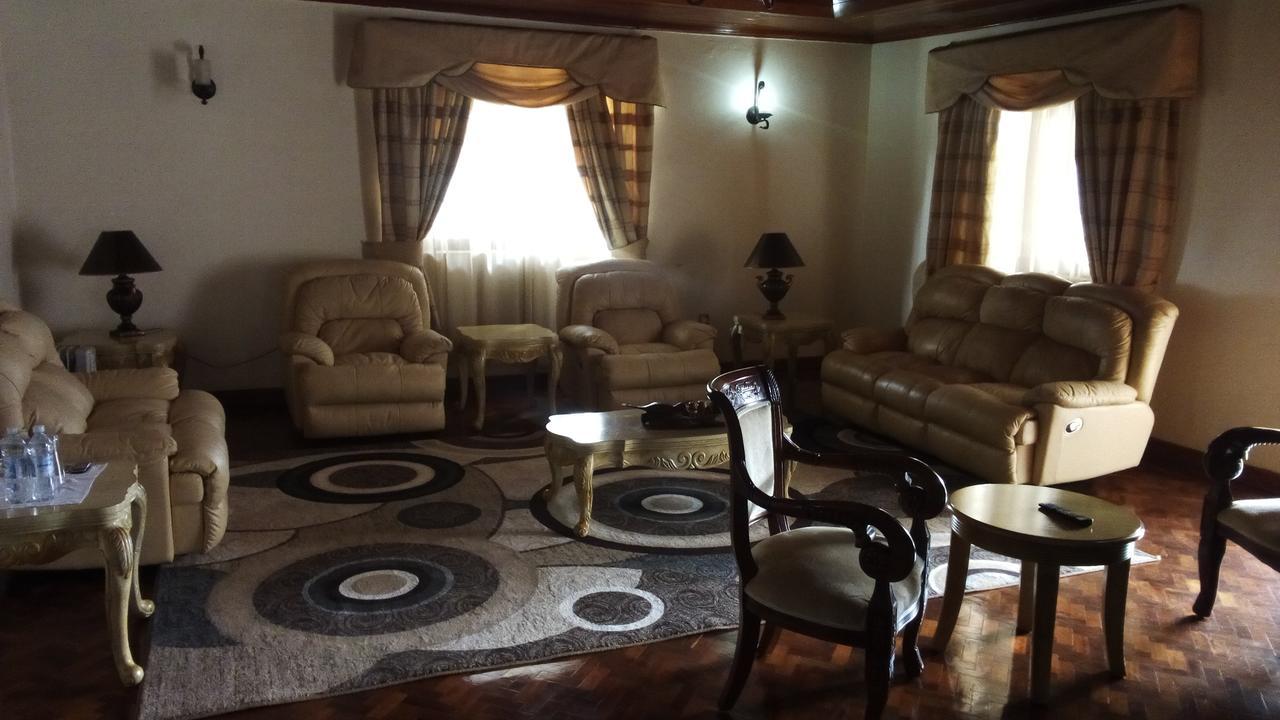 White Horse Inn Kabale Екстер'єр фото